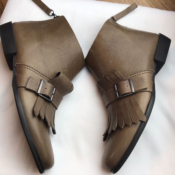 ALL BLACK BELTED KITTY BOOTIES.  NEW - Picture 2 of 7